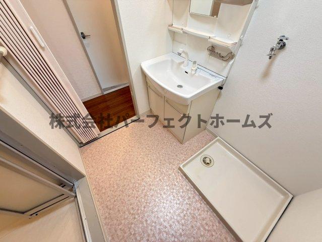 洗面設備　スペースが確保できる洗面所です