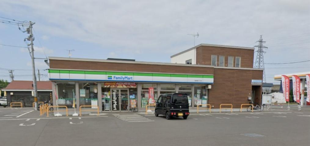 コンビニ　ファミリーマート（コンビニ）まで3161m