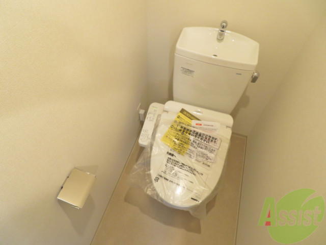 トイレ　ウォシュレット付きのトイレです。シャワートイレは日本の宝。