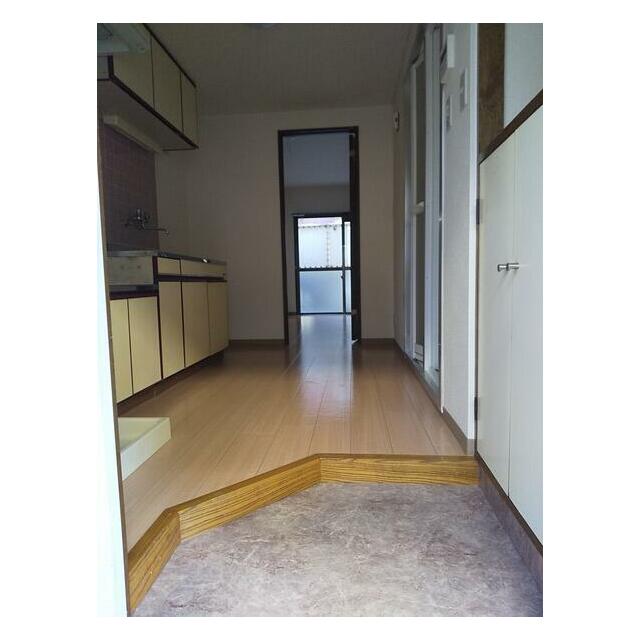 玄関　別部屋写真