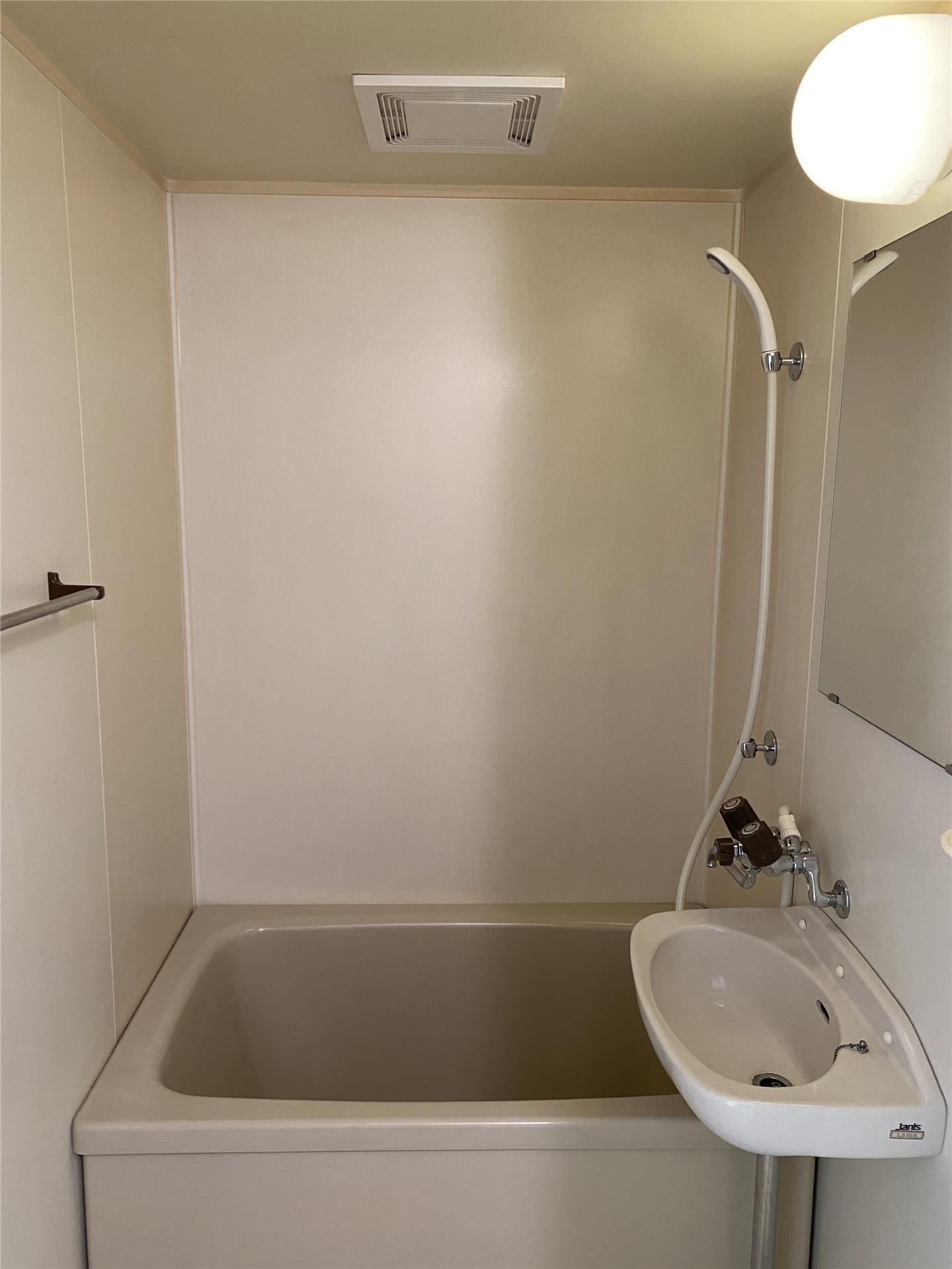 バス・シャワールーム　浴室洗面所