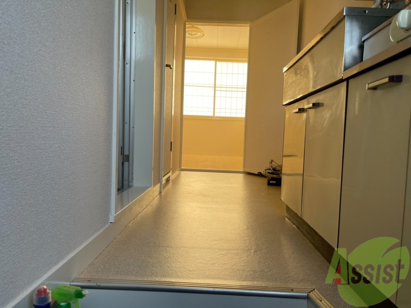 玄関　玄関からの様子を撮影してみました。動線になります。