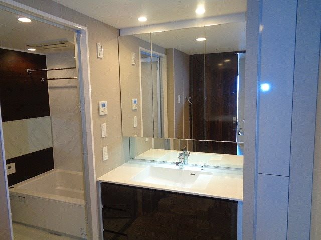 洗面設備　同物件別部屋参考写真です