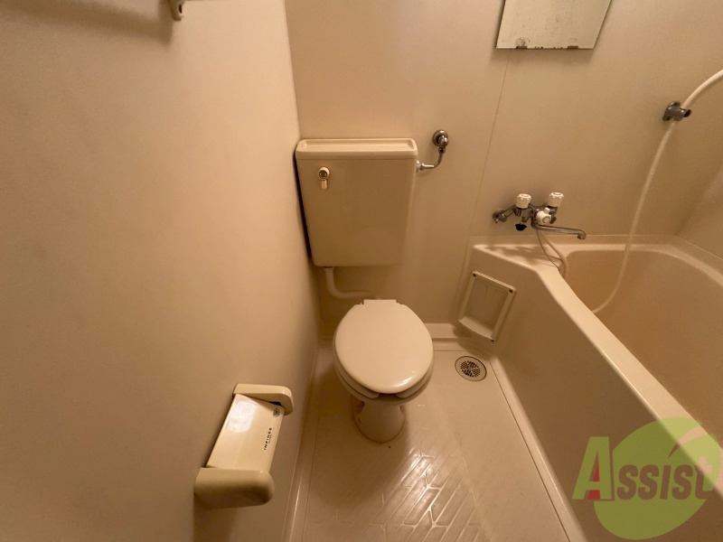 トイレ　こちらはトイレです。清潔感があり、安心して使用できます。