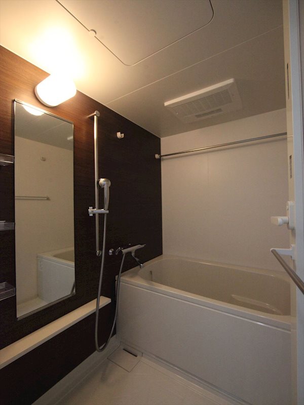 バス・シャワールーム　浴室暖房乾燥機能付バス