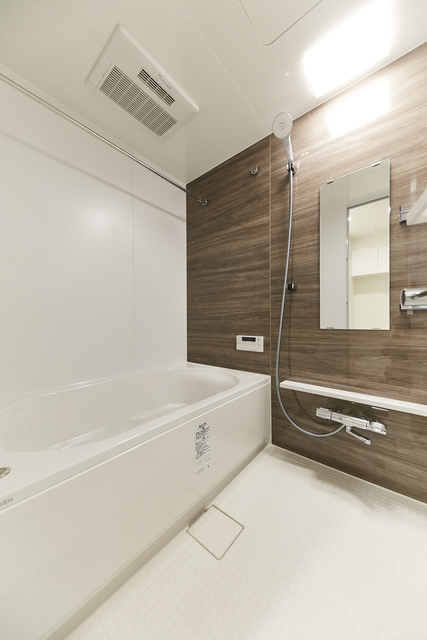 バス・シャワールーム　※写真は同タイプ住戸です。