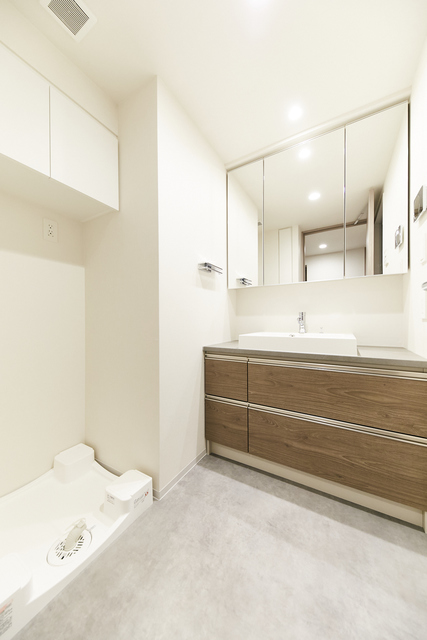 洗面設備　※写真は同タイプ住戸です。