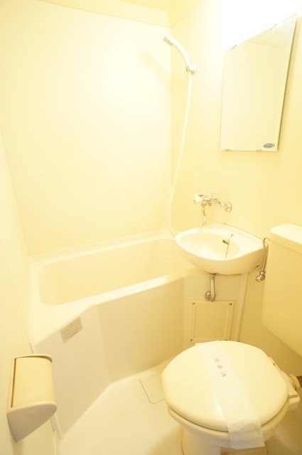 バス・シャワールーム　お掃除のしやすい３点ユニットです