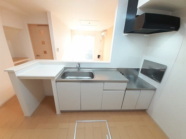 キッチン　コンパクトなキッチンで掃除もラクラク