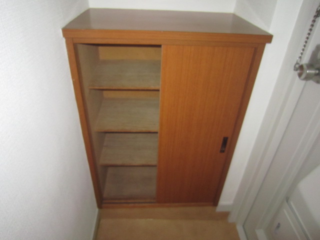 玄関　※写真は別のお部屋のものです。現況を優先させて頂きます。