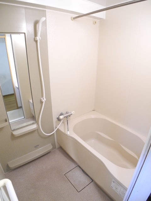 バス・シャワールーム　※反転タイプのお部屋の写真です※