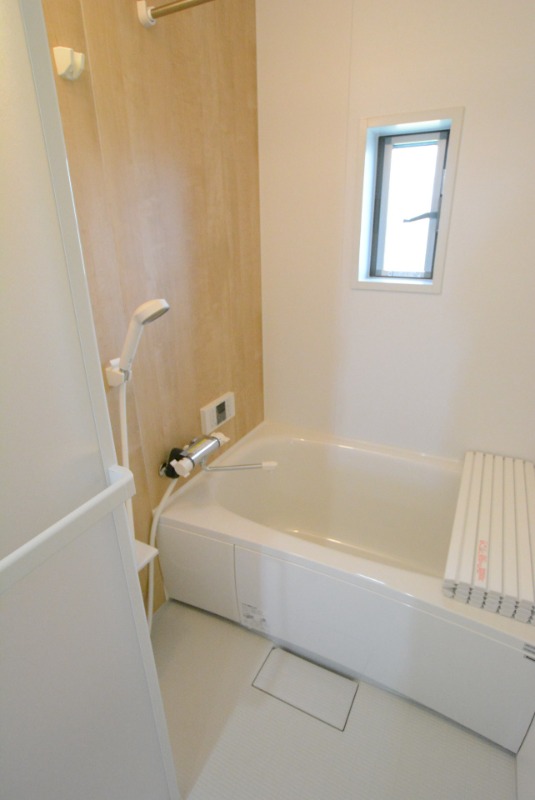 バス・シャワールーム　浴室乾燥機・追い焚き機能付き風呂