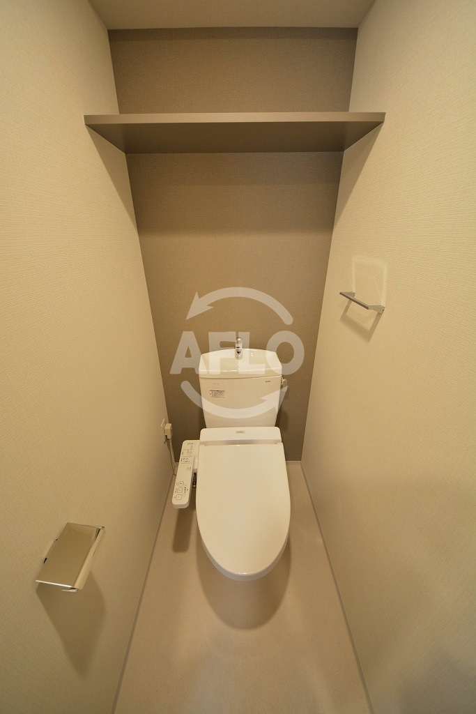 トイレ　レジュールアッシュ玉造　温水洗浄便座