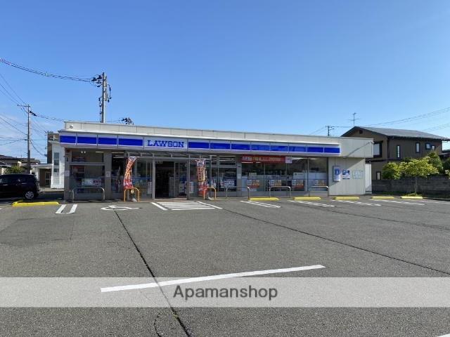 コンビニ　ローソン秋田泉中央3丁目店（コンビニ）まで162m