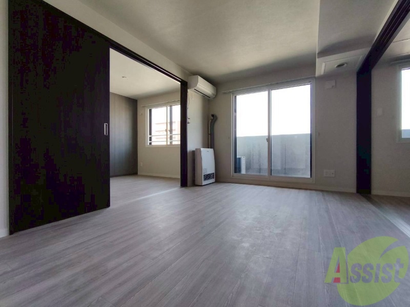 居室・リビング　広くてキレイなお部屋が広がっていて、充実した生活が送れそう。