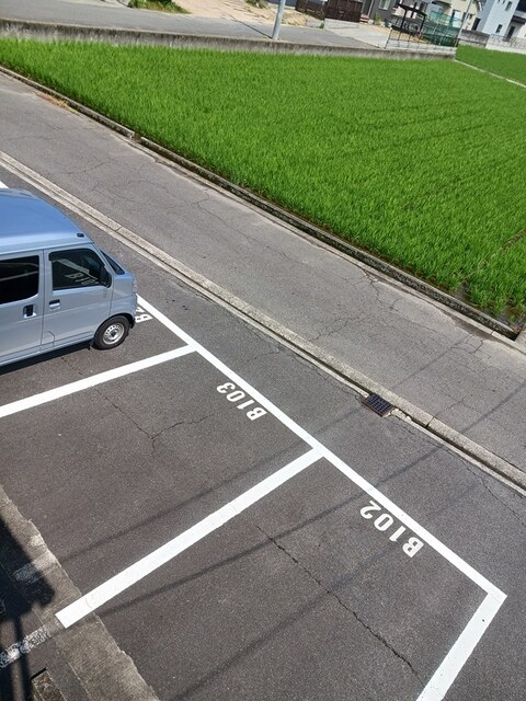 駐車場　駐車場