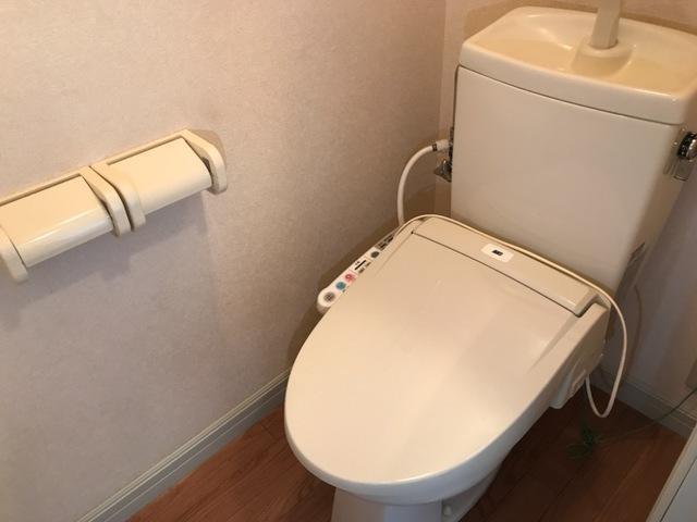 トイレ　温水洗浄便座