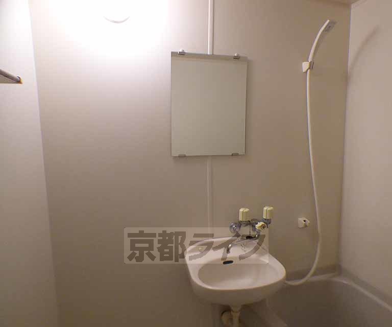 洗面設備　角部屋です。