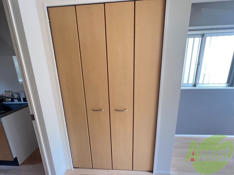 収納　収納はこちらのクローゼットをお使いください。