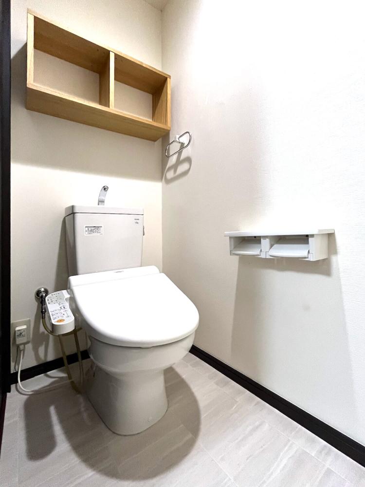 トイレ　トイレには快適な温水洗浄便座！