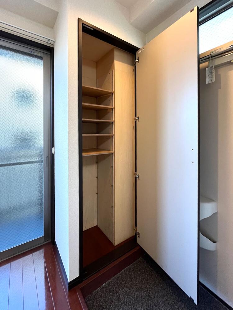 玄関　シューズボックス付で玄関がスッキリ♪