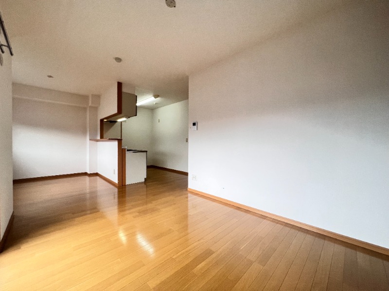 居室・リビング　同建物別部屋