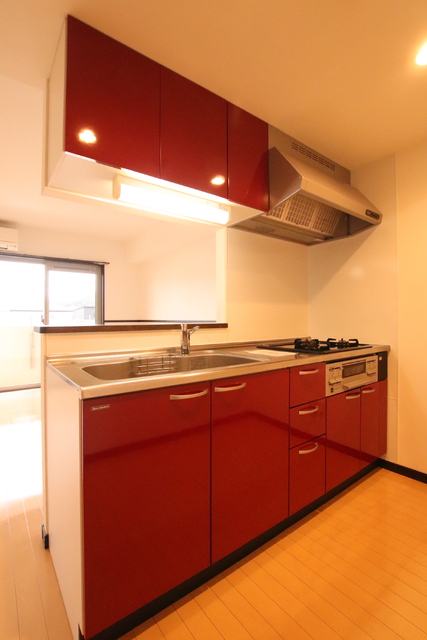 キッチン　システムキッチン（ガスコンロ３口）