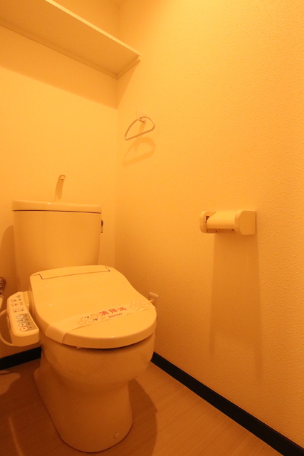 トイレ　温水洗浄暖房便座