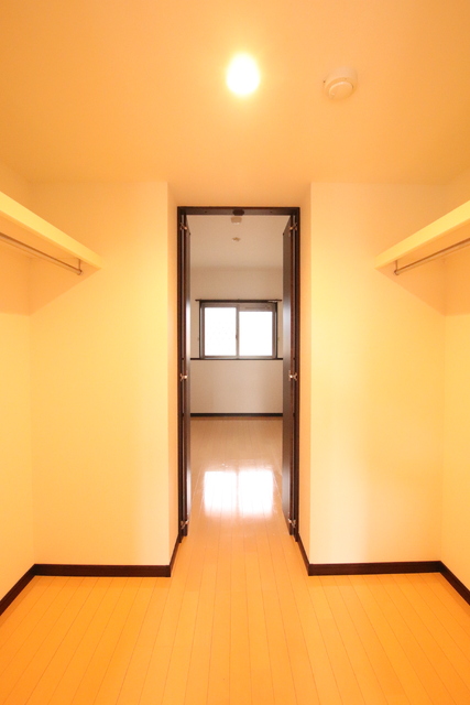 収納　ウォークインクローゼット