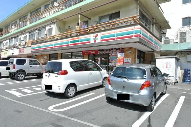 コンビニ　セブンイレブン（コンビニ）まで250m