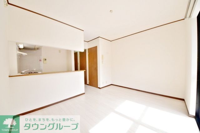 居室・リビング　明るい室内