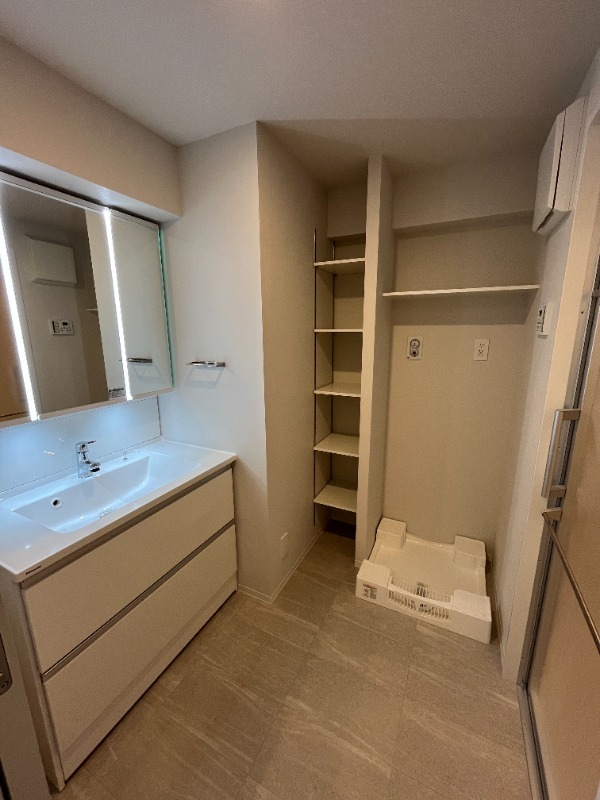 洗面設備　広い洗面スペース