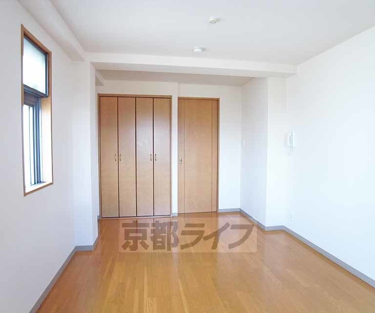 居室・リビング　広々として綺麗なお部屋ですね。