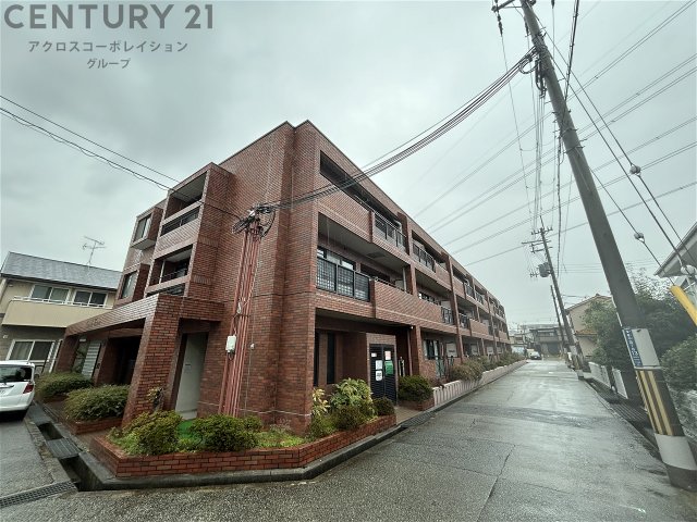 建物外観　敷地内に駐車場あります！