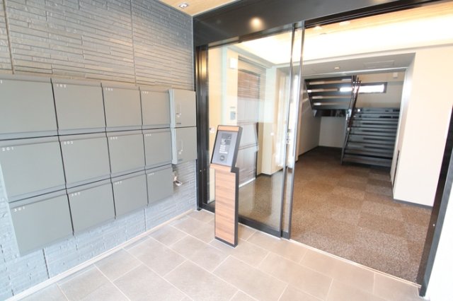 ロビー　オートロック