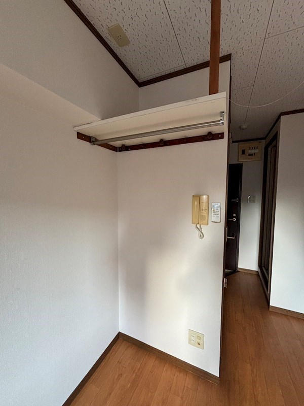 収納　ハンガーパイプ有！