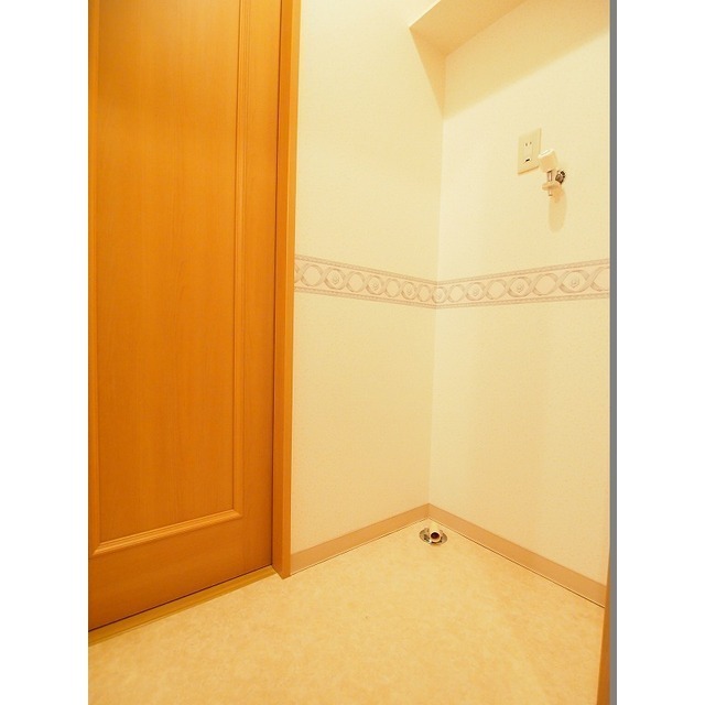 洗面設備　（参考）他室の写真を使用しています。現況優先となります。