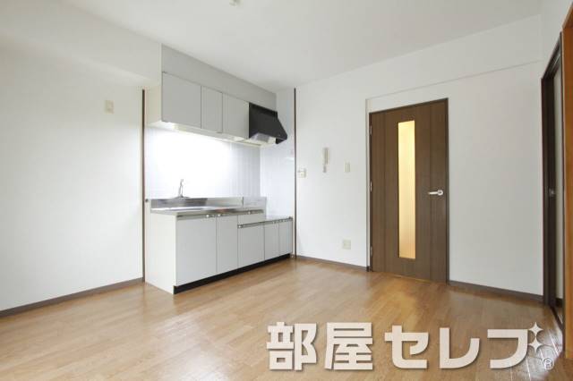 居室・リビング　広々としたリビングで生活しやすいですね。