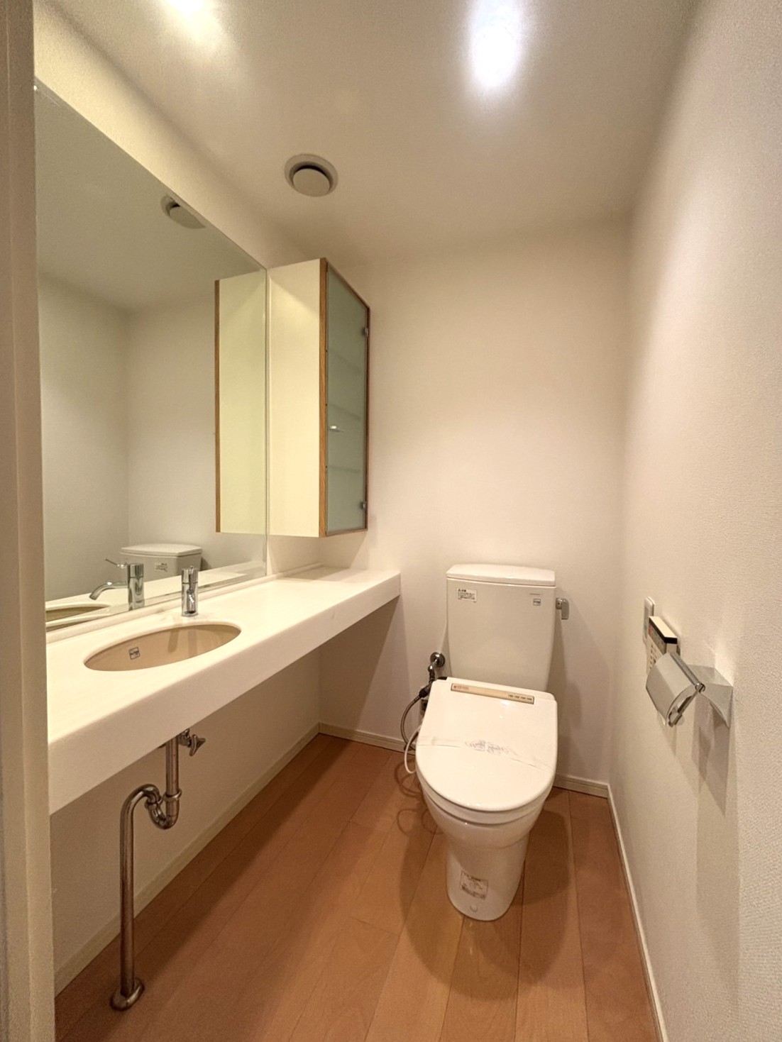 トイレ　トイレ