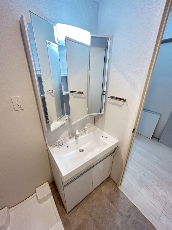 洗面設備　天満橋クリスビル　独立洗面台