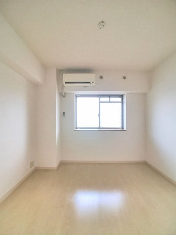 居室・リビング　広々とした洋室です