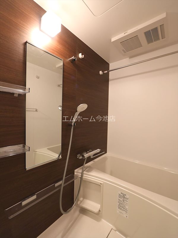 バス・シャワールーム　浴室暖房乾燥機能付バス