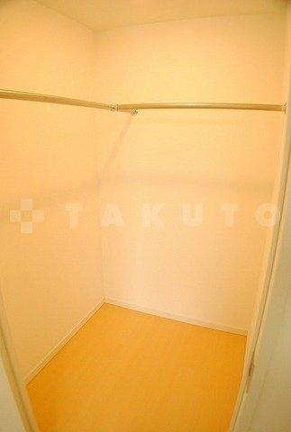 収納　アンビエンテ四ツ橋　ウォークインクローゼット