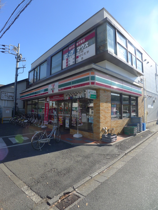 コンビニ　セブンイレブン（コンビニ）まで800m