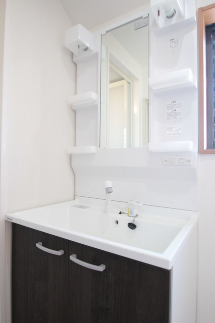 洗面設備　※別号室の参考写真です