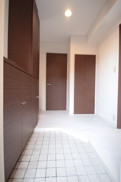 玄関　※別号室の参考写真です