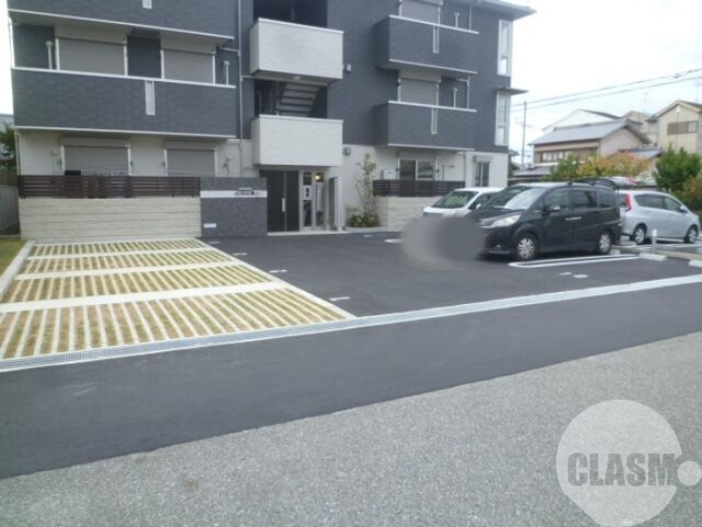駐車場　敷地内駐車場