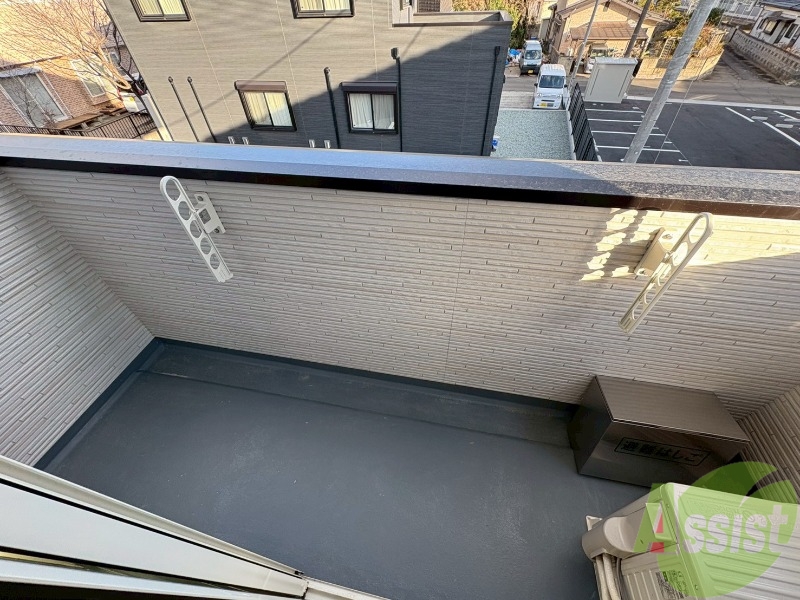 バルコニー　バルコニーです。外干しも可能となっております。