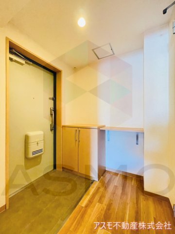 玄関　※同物件　別間取り　参考写真