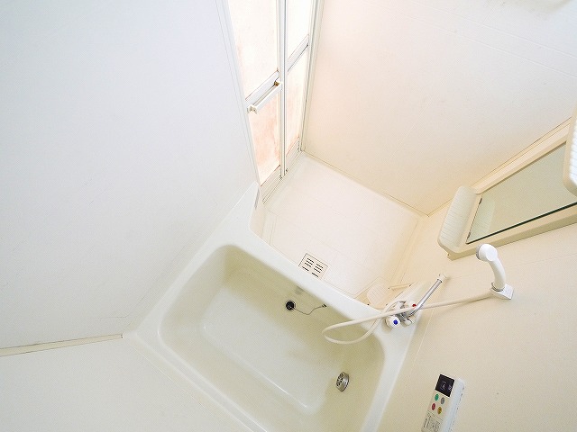 バス・シャワールーム　落ち着いた空間のお風呂です